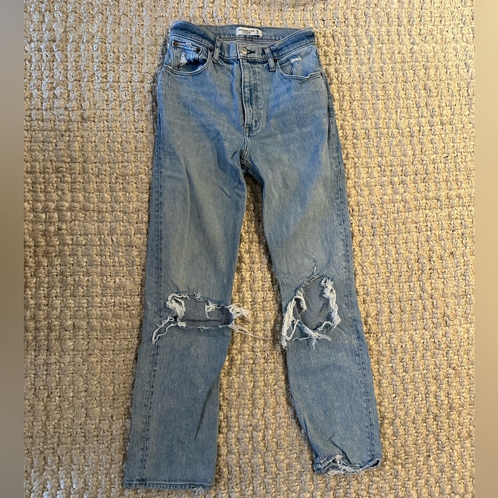 Abercrombie Jeans- Ultra High Rise 90s Straight Ripped, Size 26R.